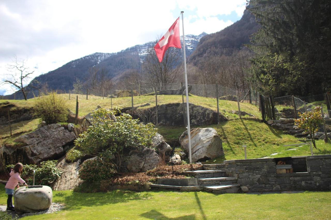 Myverzasca Resort Casa Rossa Brione  Exterior foto