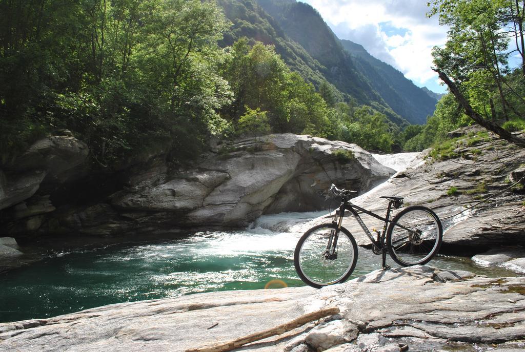 Myverzasca Resort Casa Rossa Brione  Exterior foto