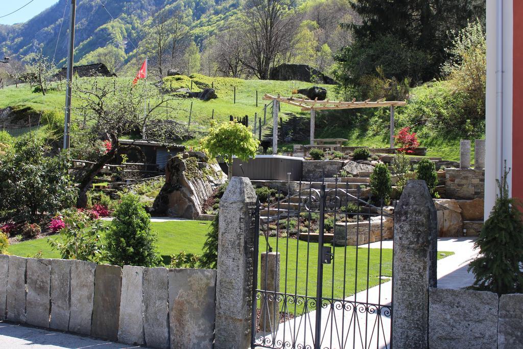 Myverzasca Resort Casa Rossa Brione  Exterior foto