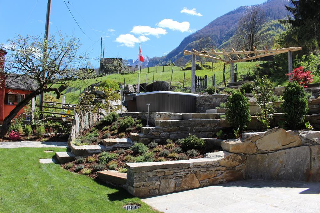 Myverzasca Resort Casa Rossa Brione  Exterior foto