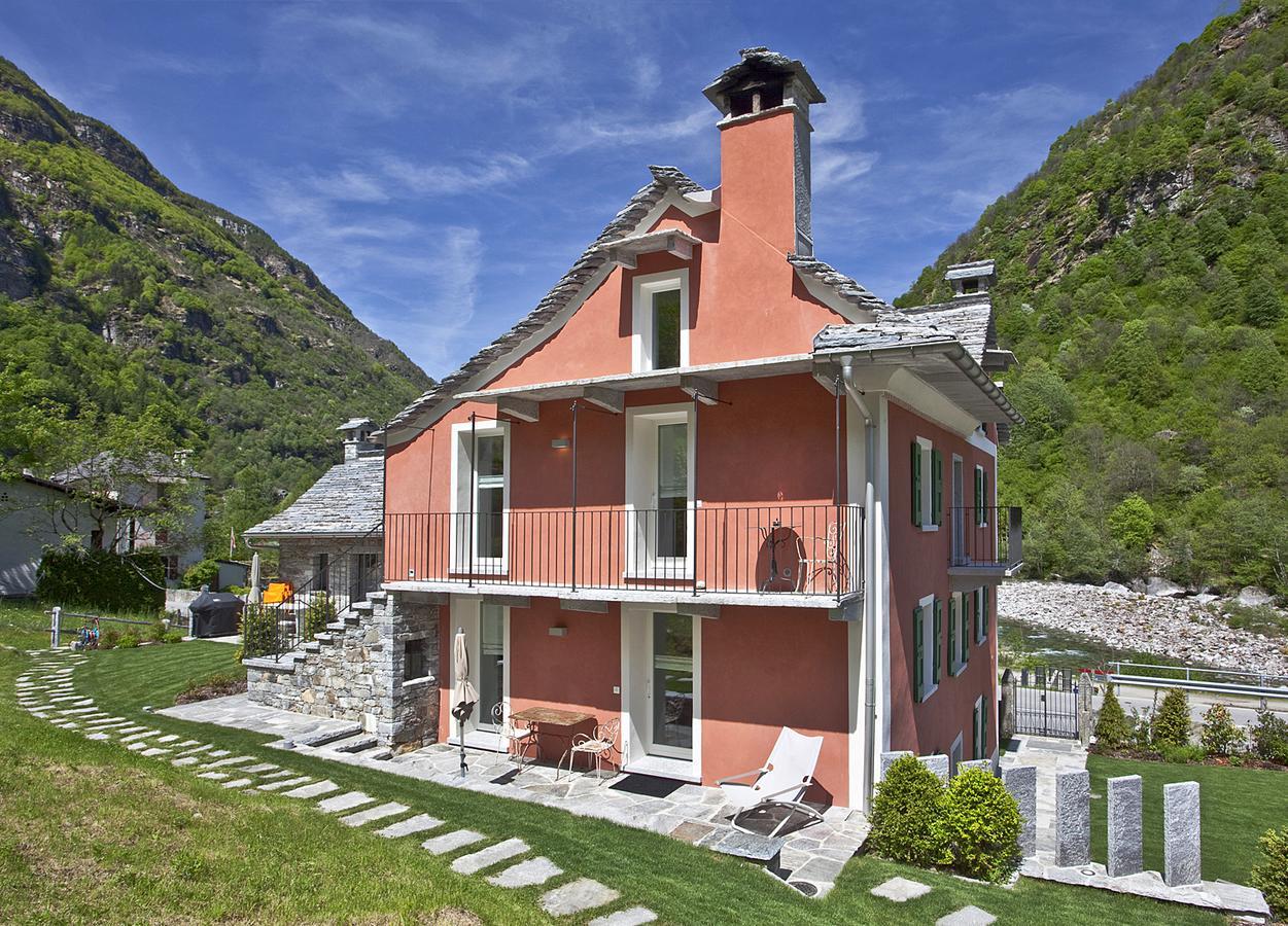 Myverzasca Resort Casa Rossa Brione  Exterior foto